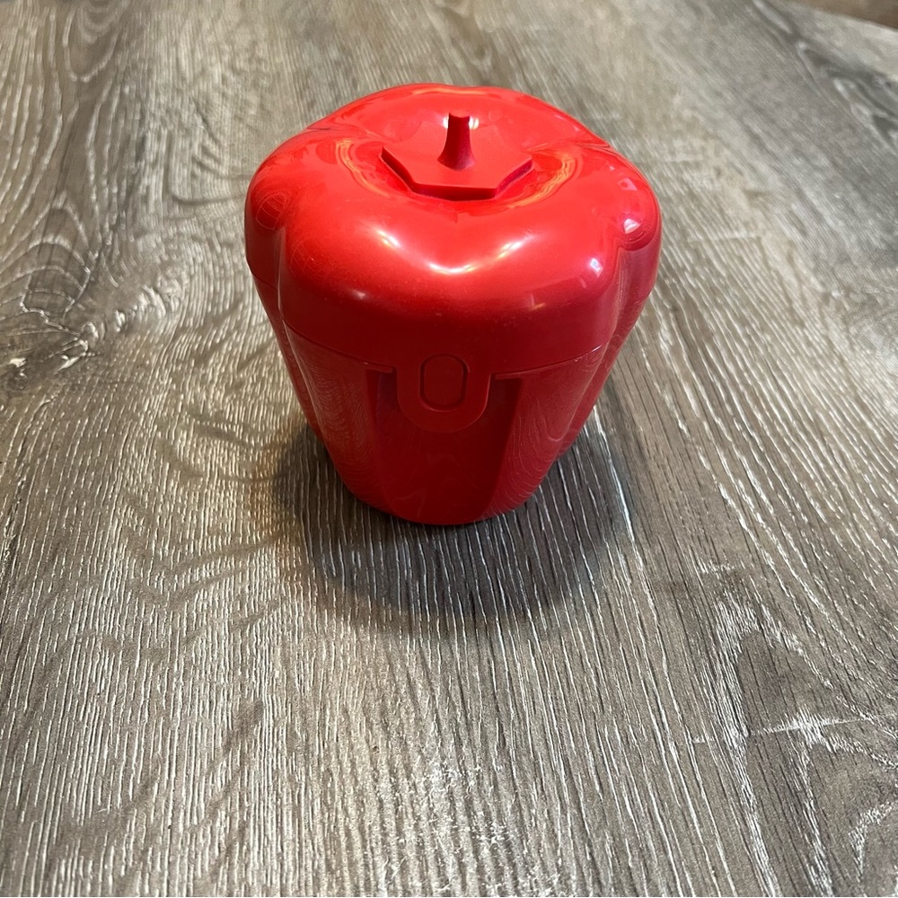 Tupperware Red Pepper Storage Container - Picture 1 of 4